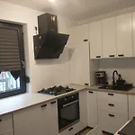Διαμέρισμα In Complex Rezidential Cu Parcare In Curte